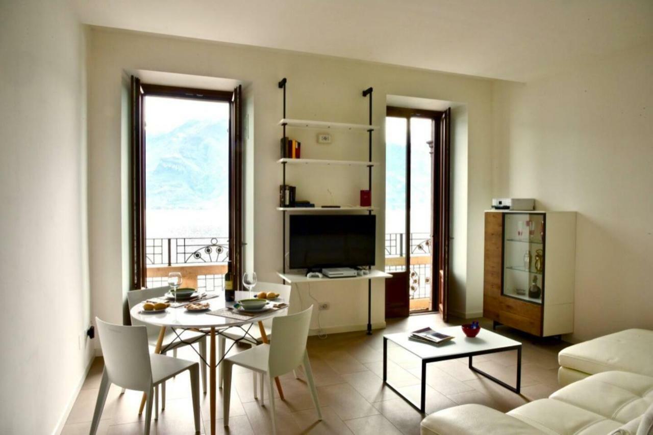 Stylish Lakefront House Lovere Extérieur photo